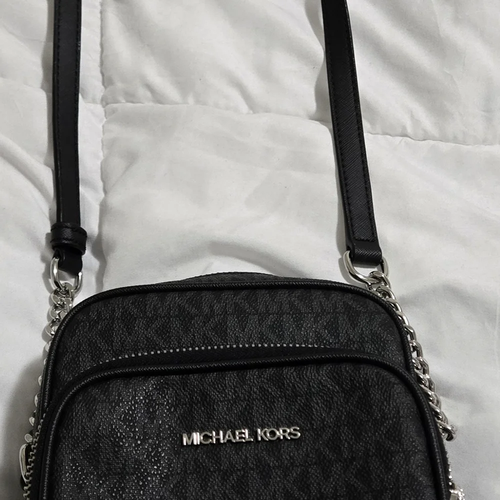 Michael Kors Black Crossbody Bag NWOT Used Once - Picture 3 of 3